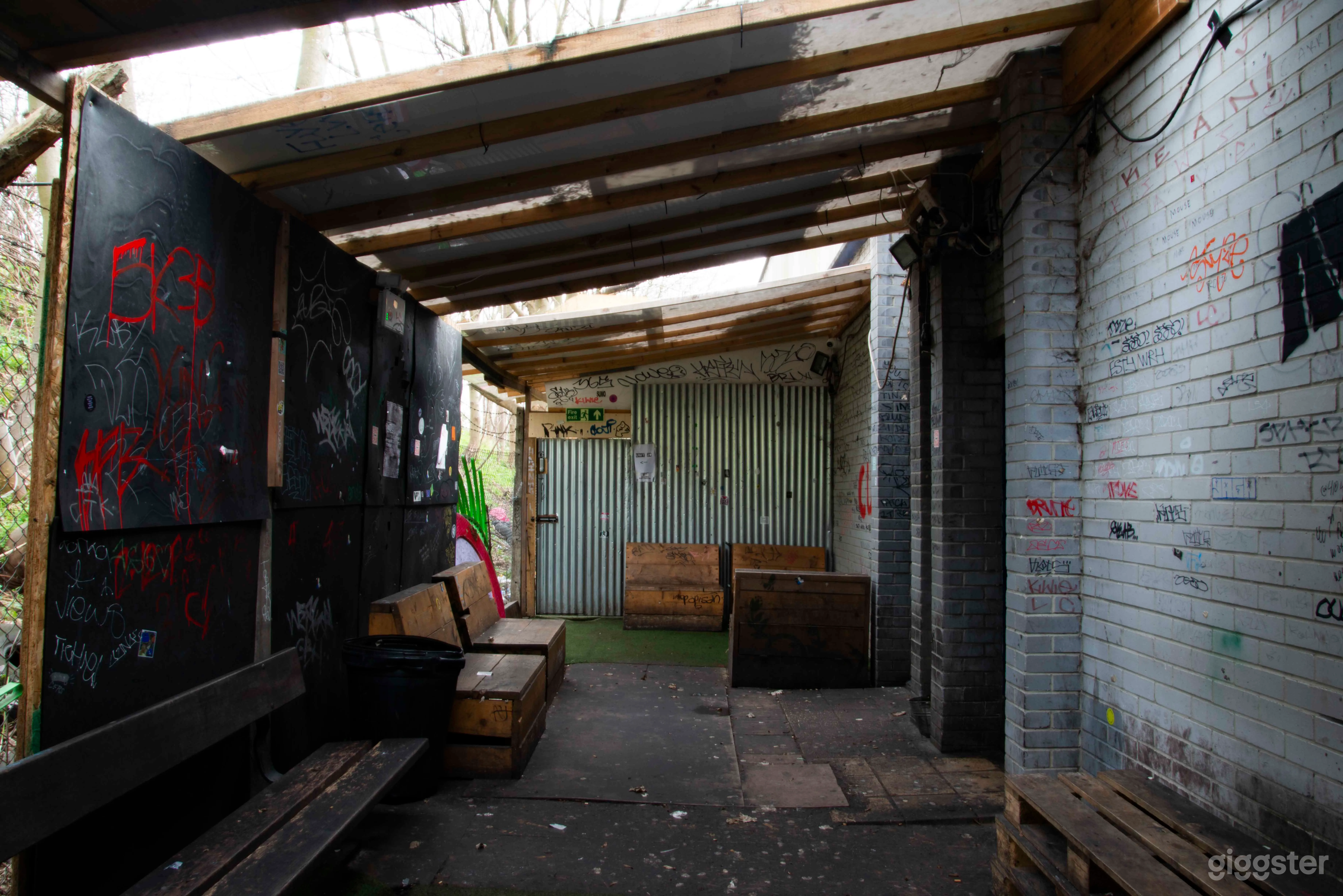 3,200 sq/ft Raw Industrial Music Venue Photo 3