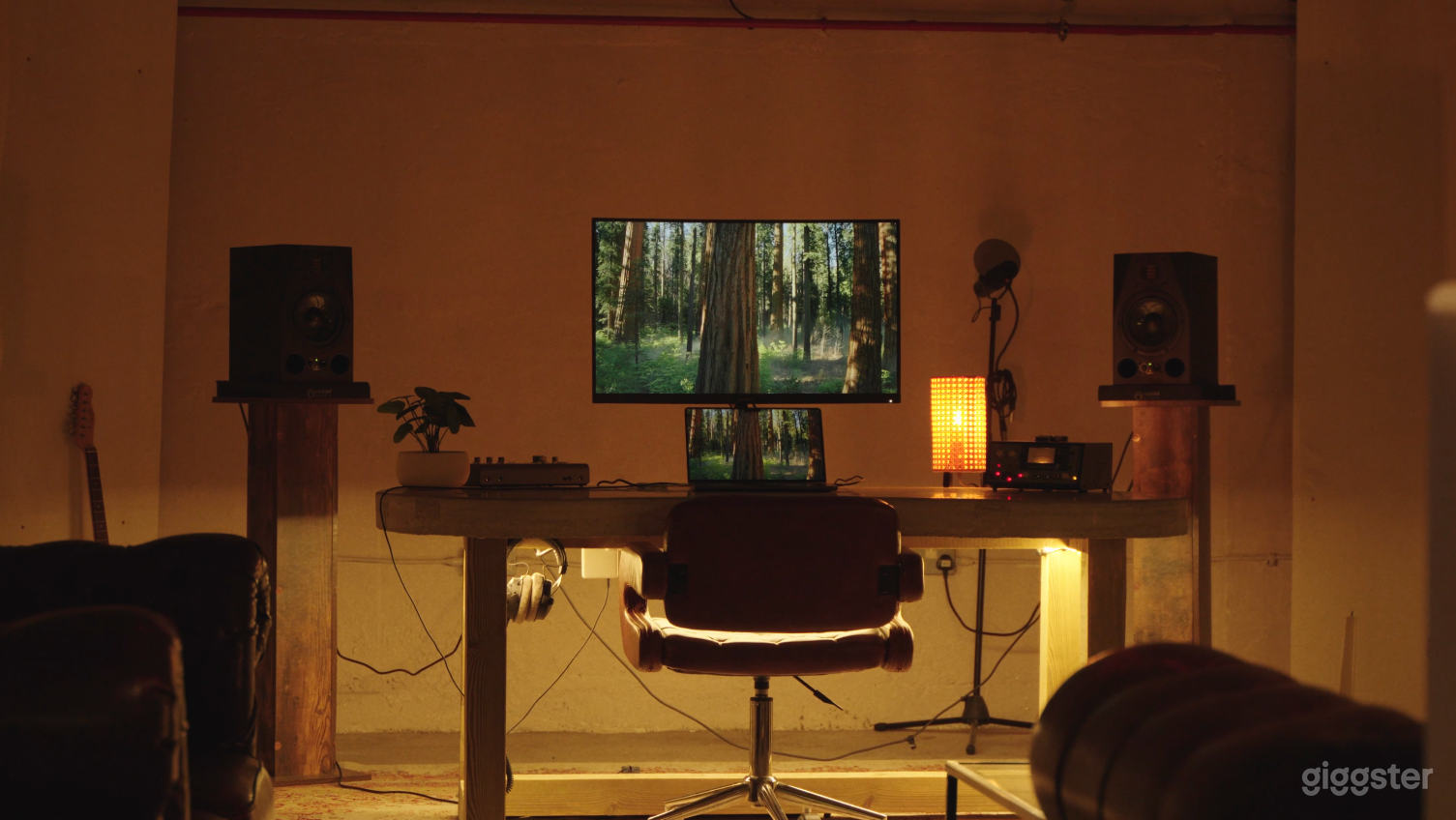 Creative Hideaway with Cosy Living-Room Vibes in Marylebone Photo 1