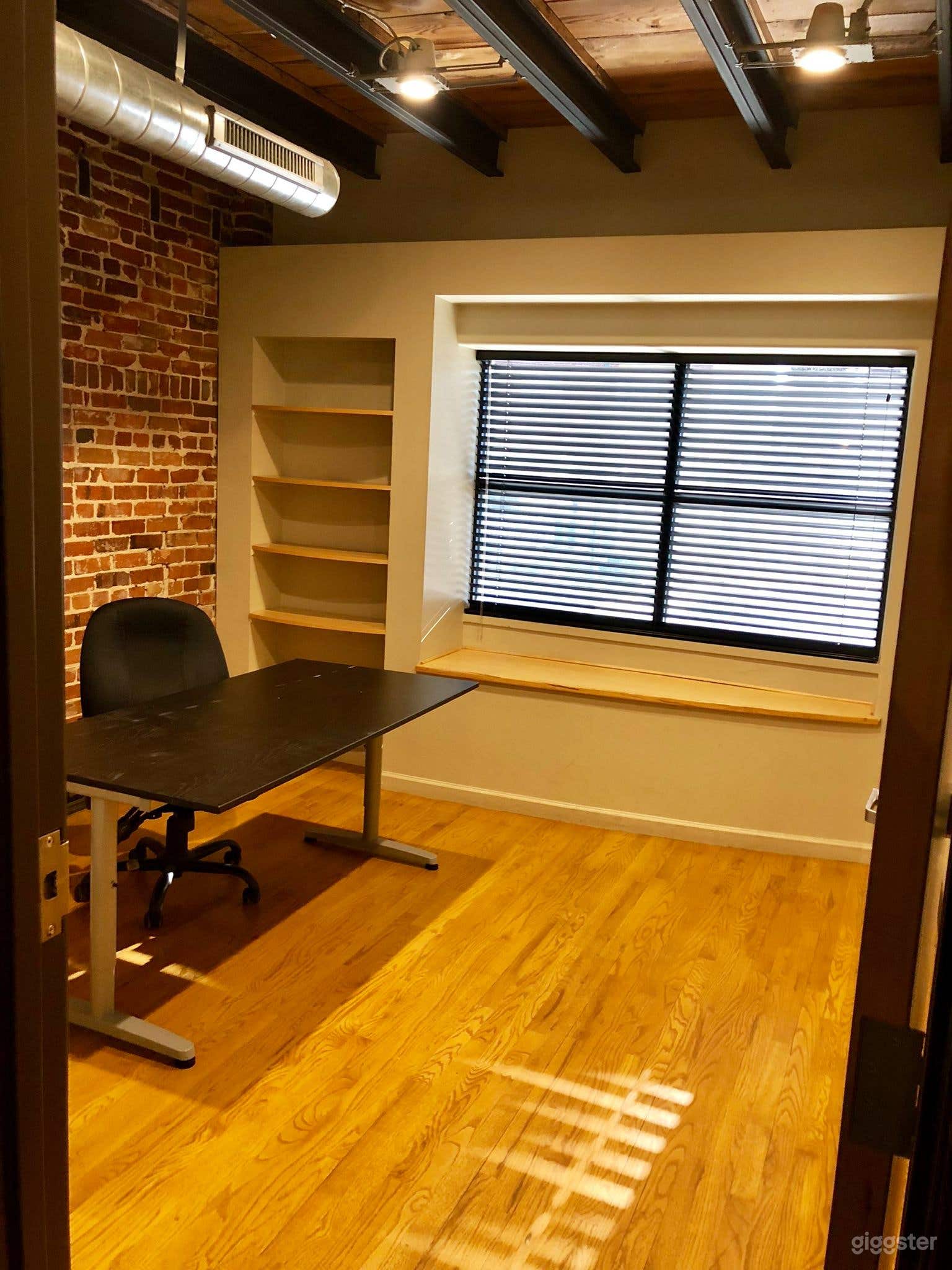 Small Private Offices in Denver Photo 1