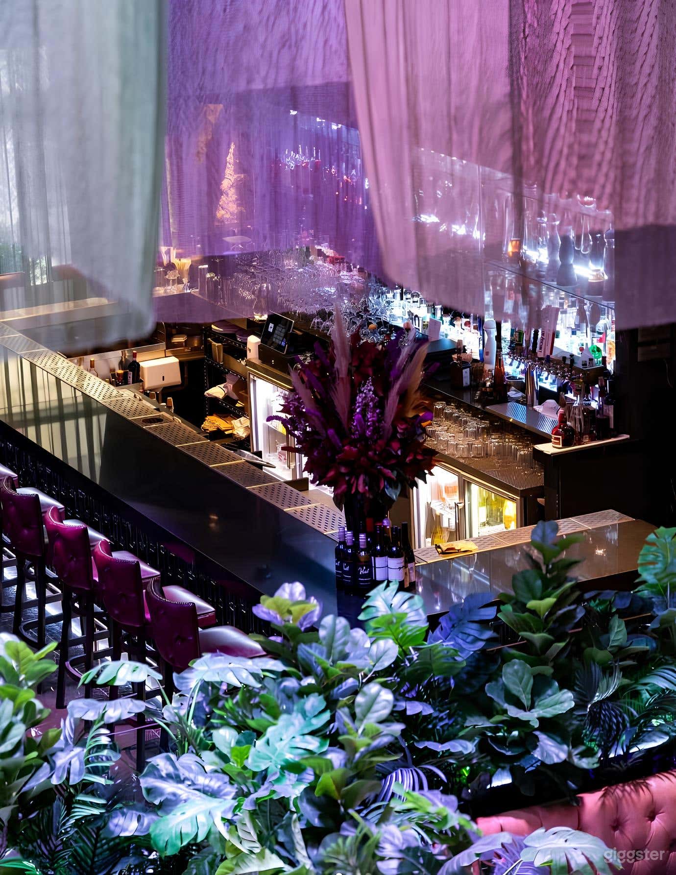 Chic Steakhouse and Bar in Times Square, NYC Photo 3