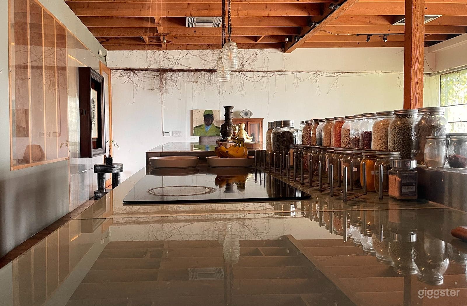 *NEW* Bohemian Magic - Industrial Loft Photo 4