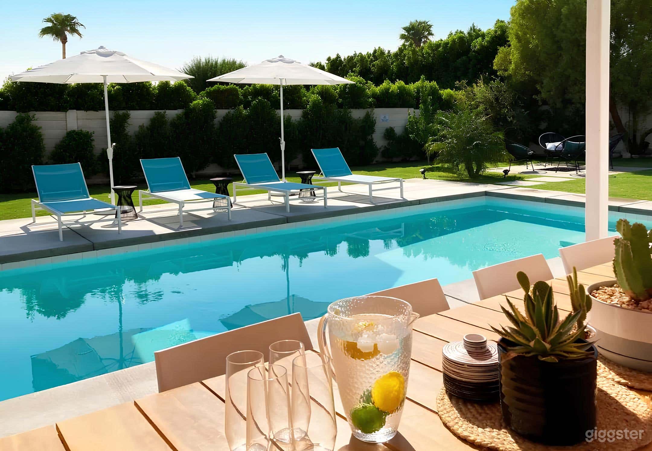 Spectacular Pool with Hot Tub Photo 1