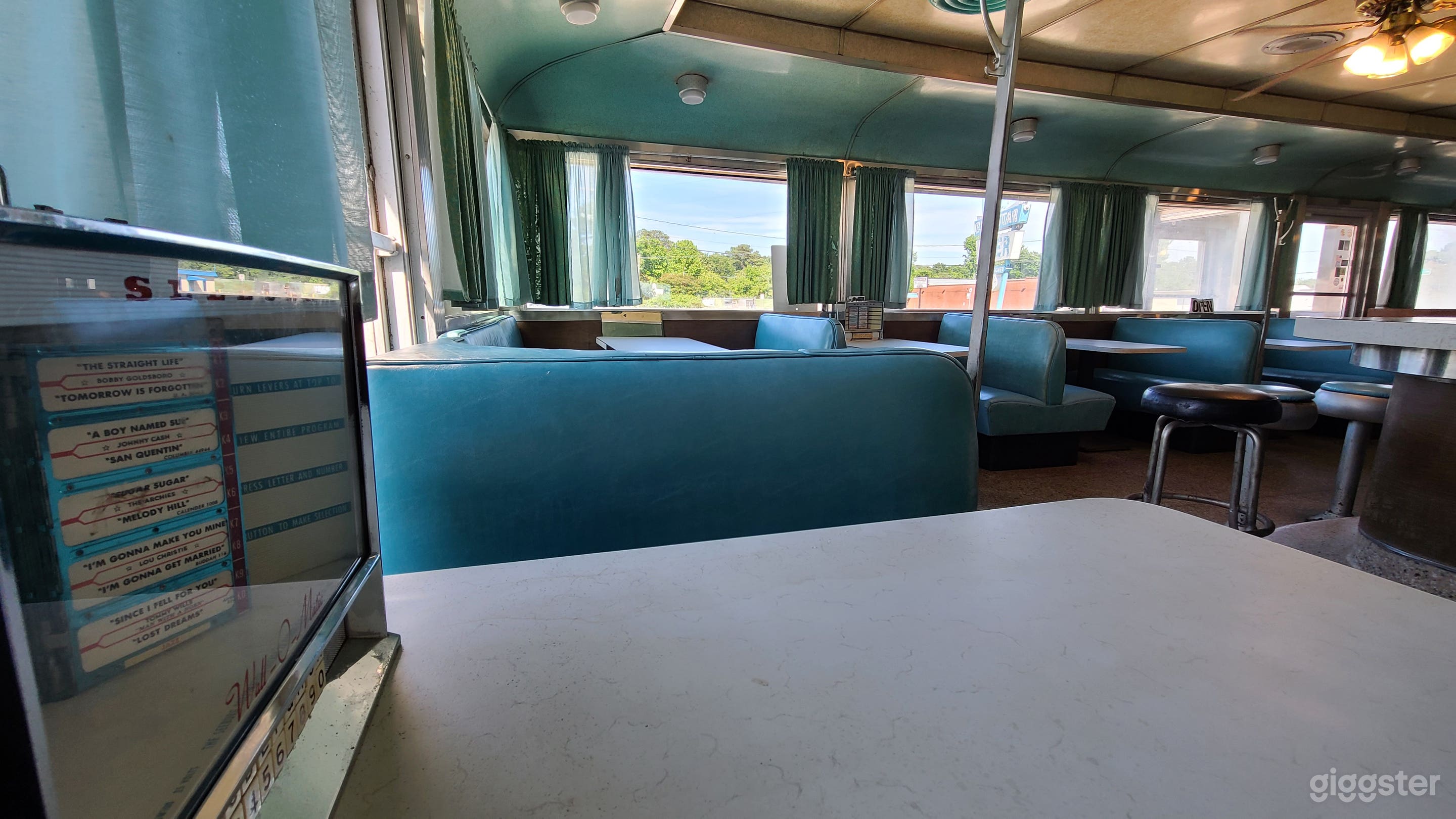 Classic 1950's Diner (Authentic / Vintage) Photo 2