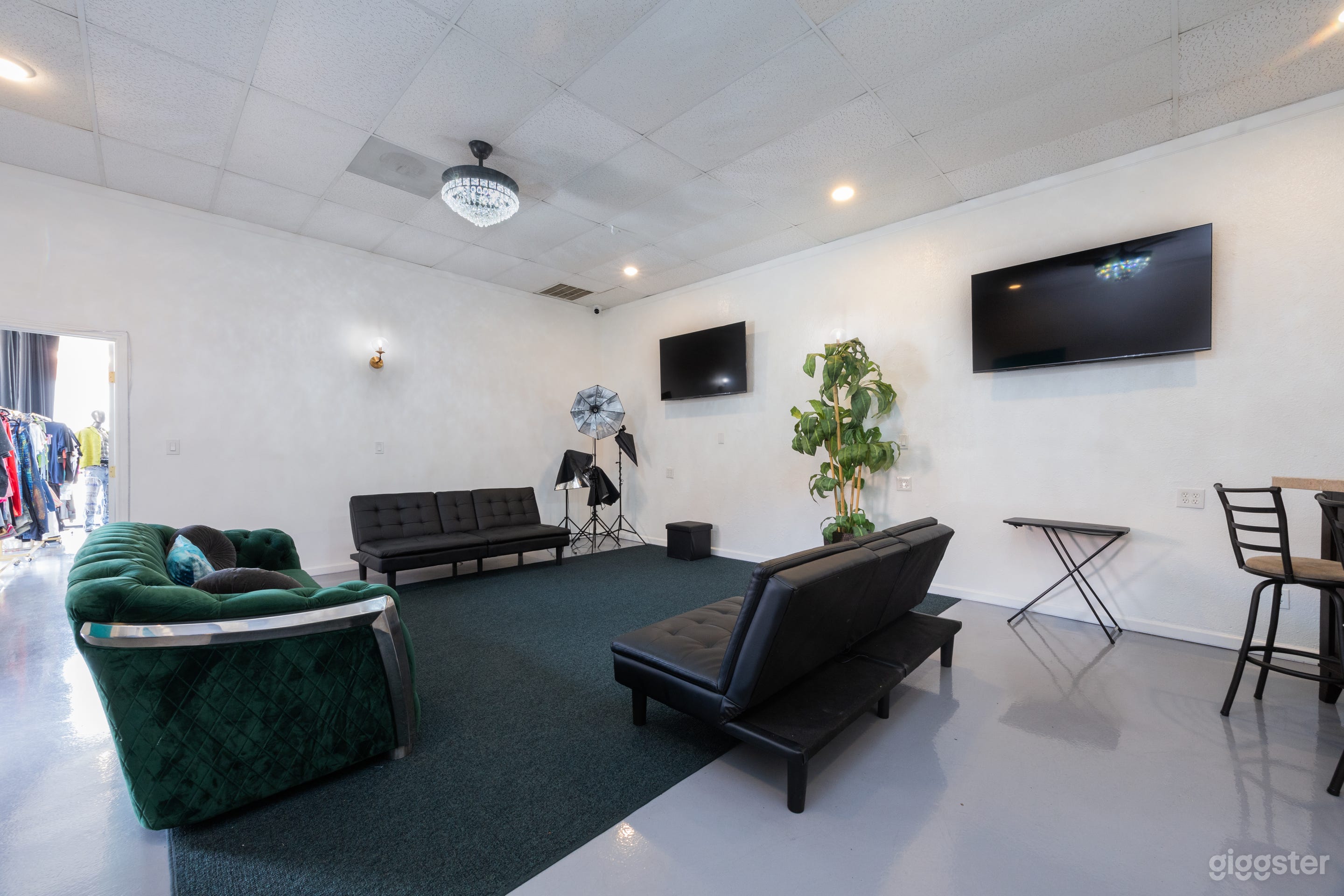 Intimate Event & Production Space Photo 4
