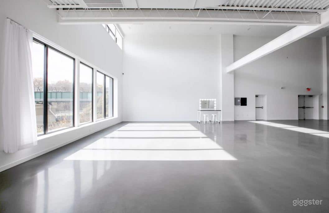 Daylight Photo &amp; Video Studio | Studio B Photo 2