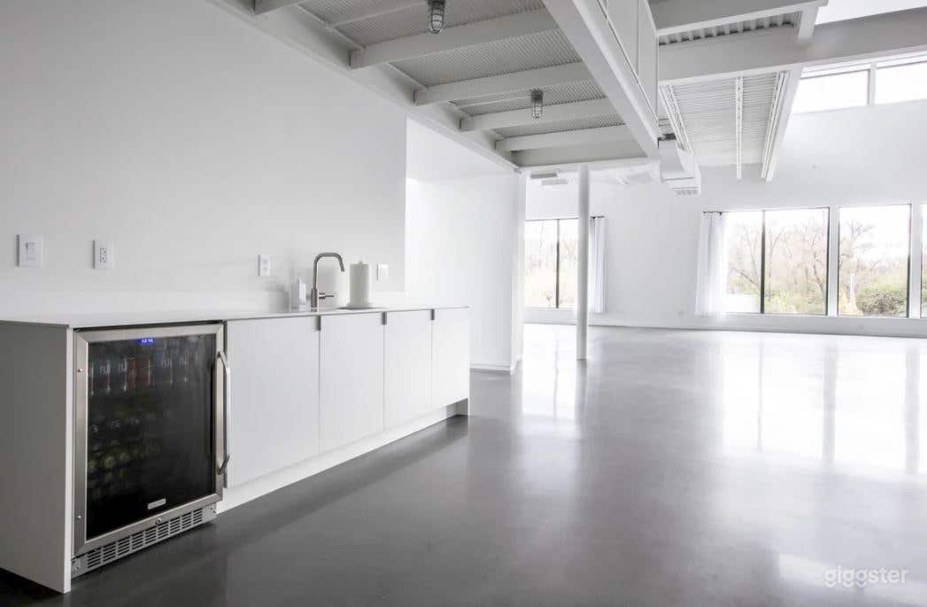 Daylight Photo &amp; Video Studio | Studio B Photo 3