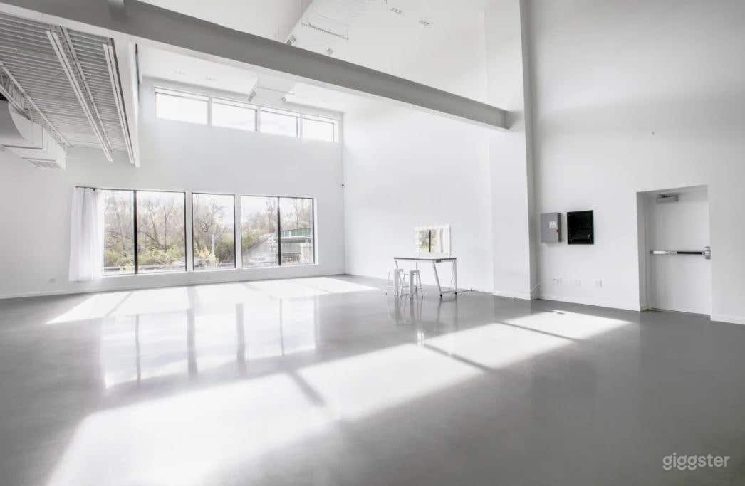 Daylight Photo &amp; Video Studio | Studio B Photo 1