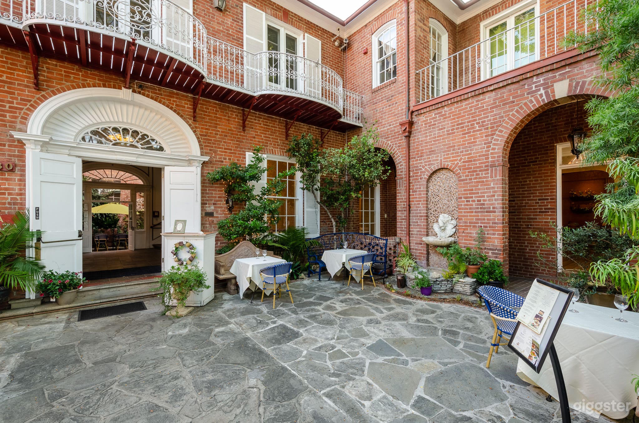 The Courtyard Photo 3