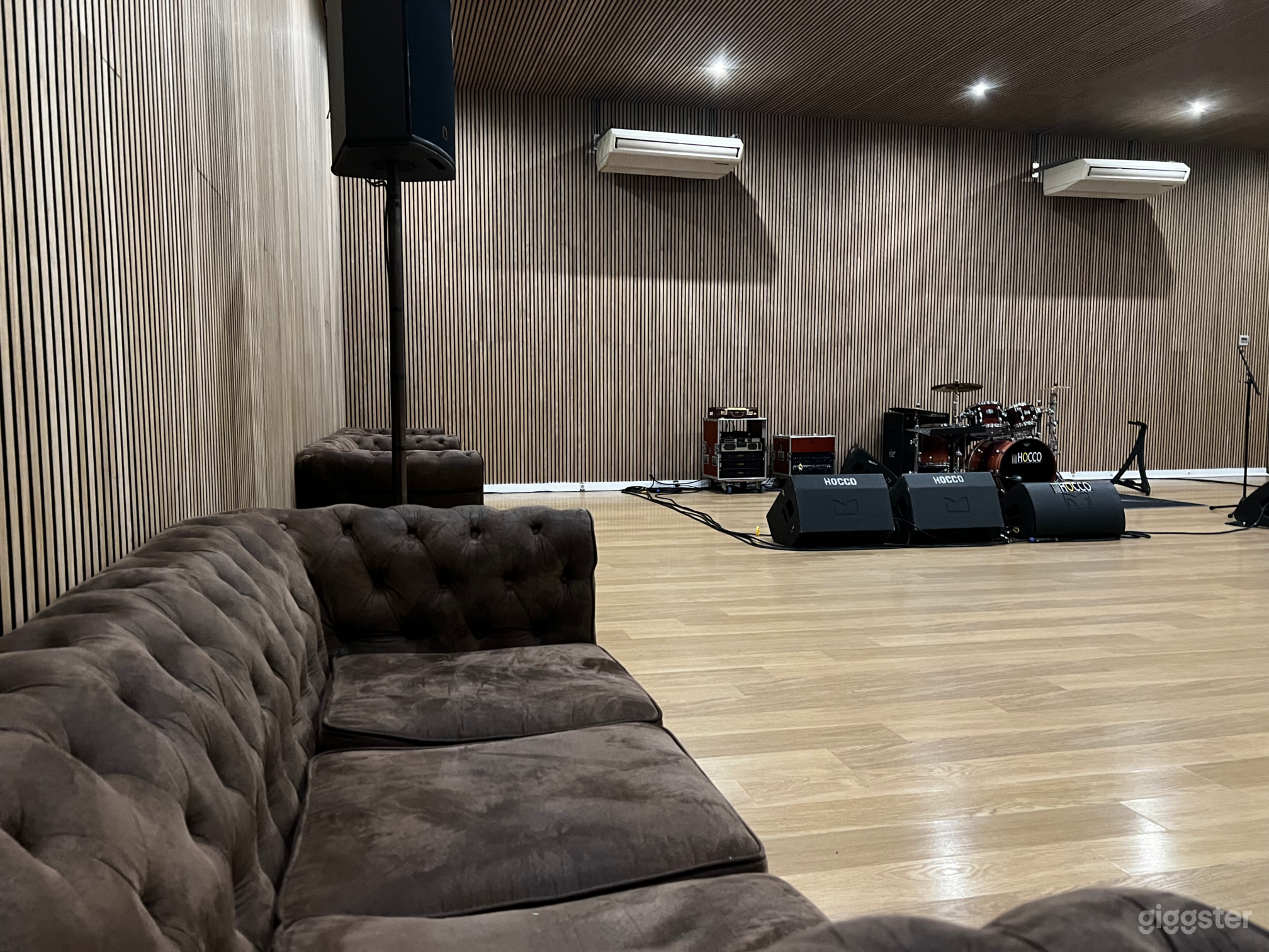 Photo de Studio 1 | 175 m² production studio on the ground floor 4