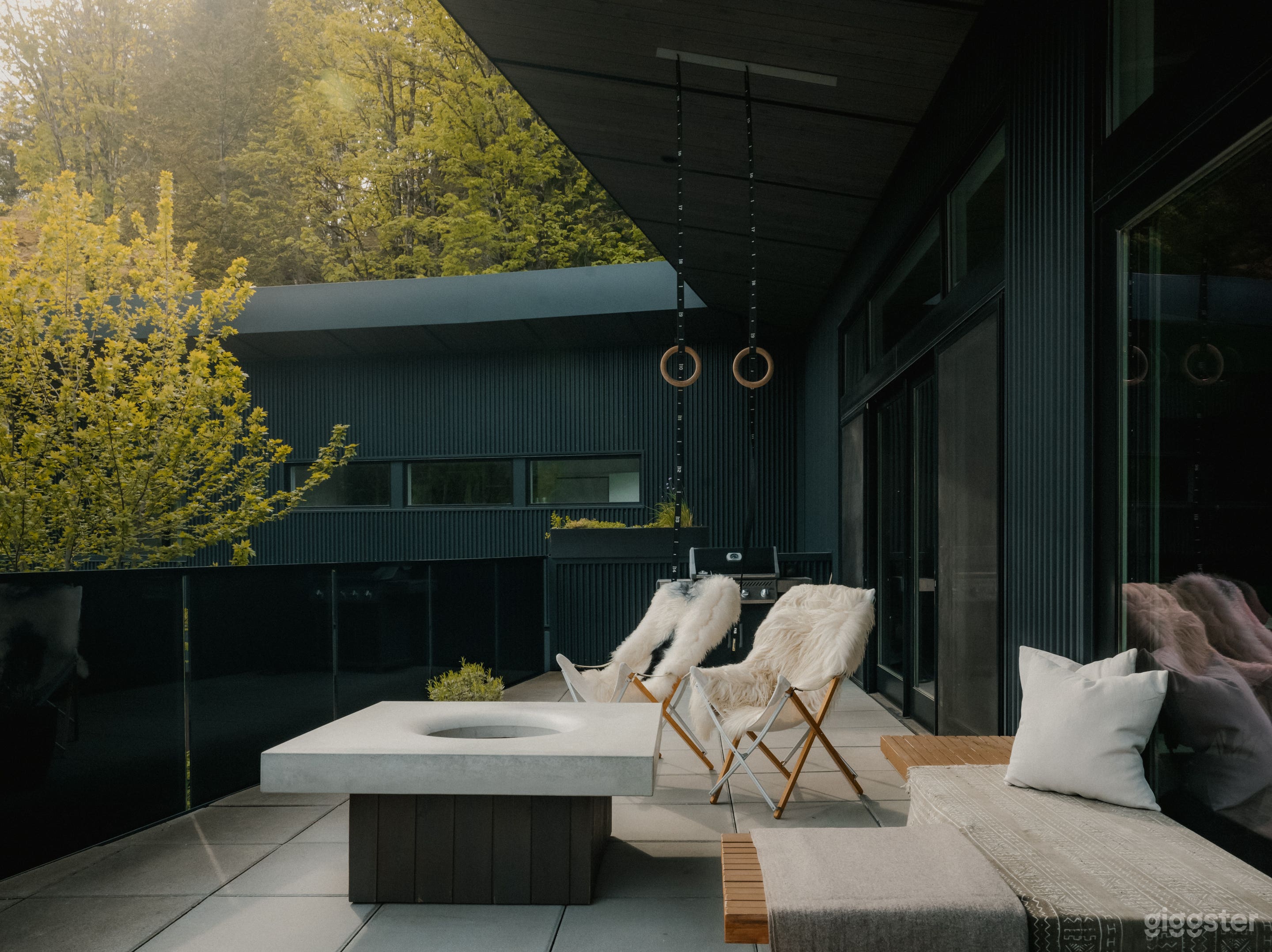 Hilltop Contemporary Modern Home Photo 2