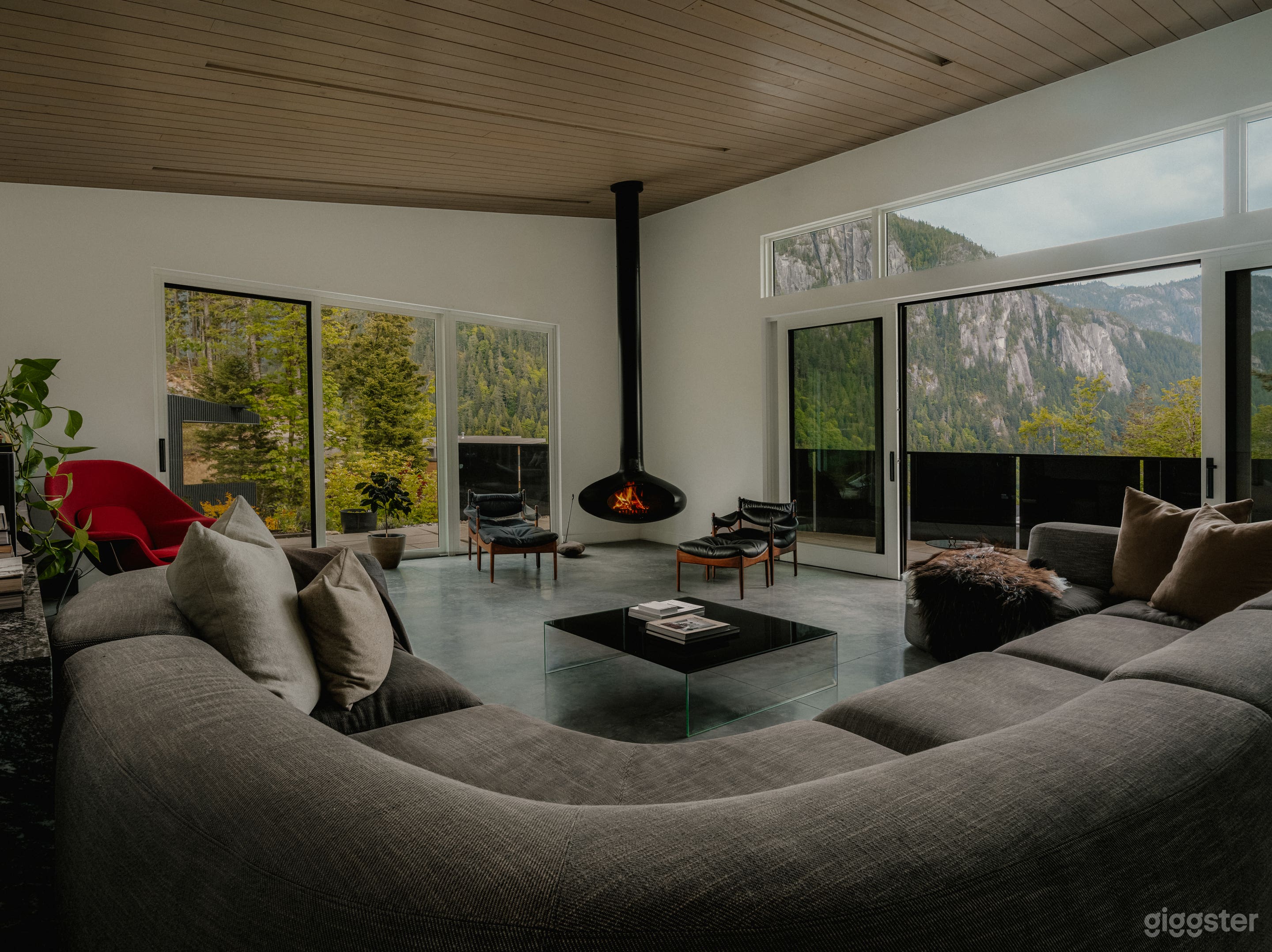 Hilltop Contemporary Modern Home Photo 1