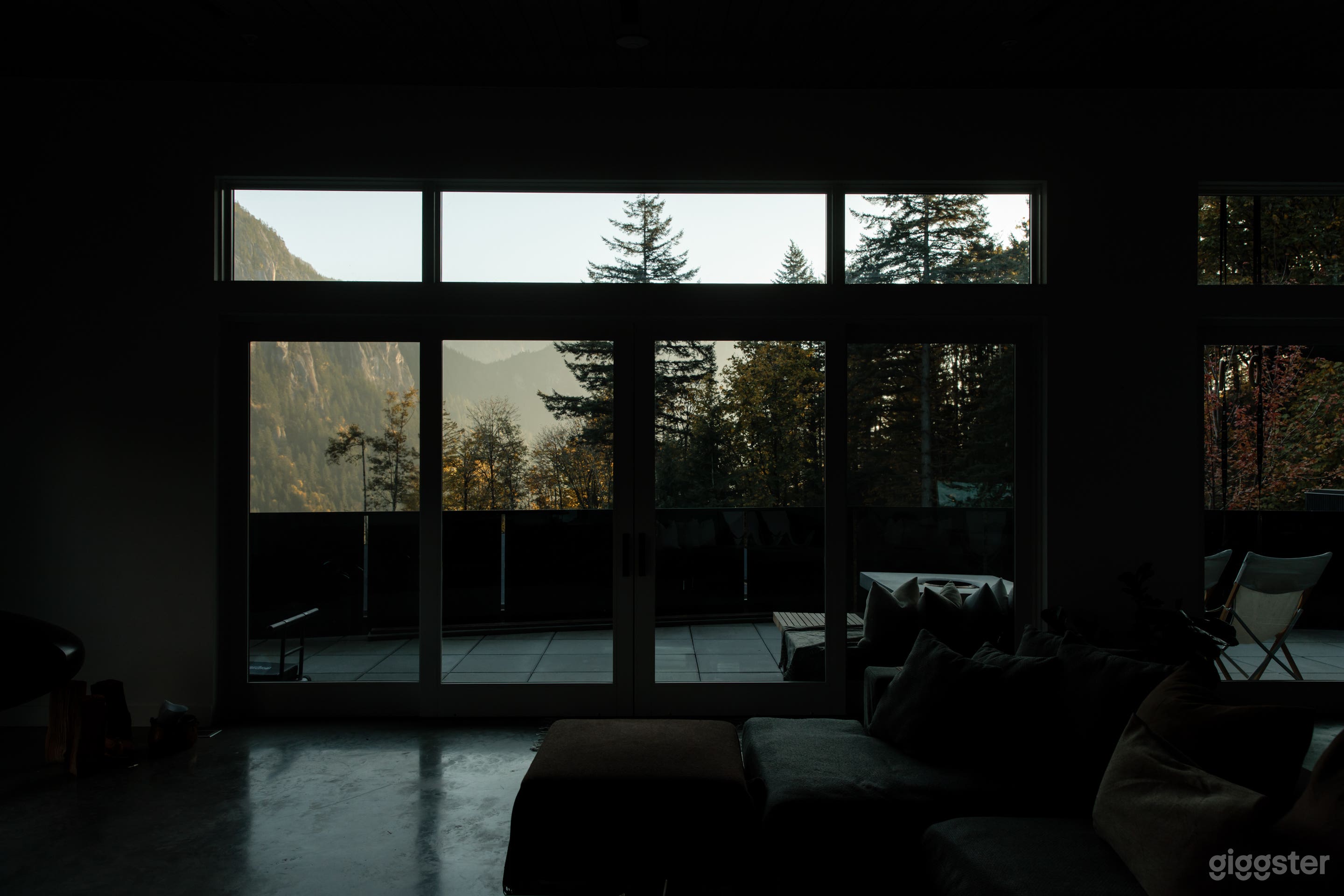 Hilltop Contemporary Modern Home Photo 3