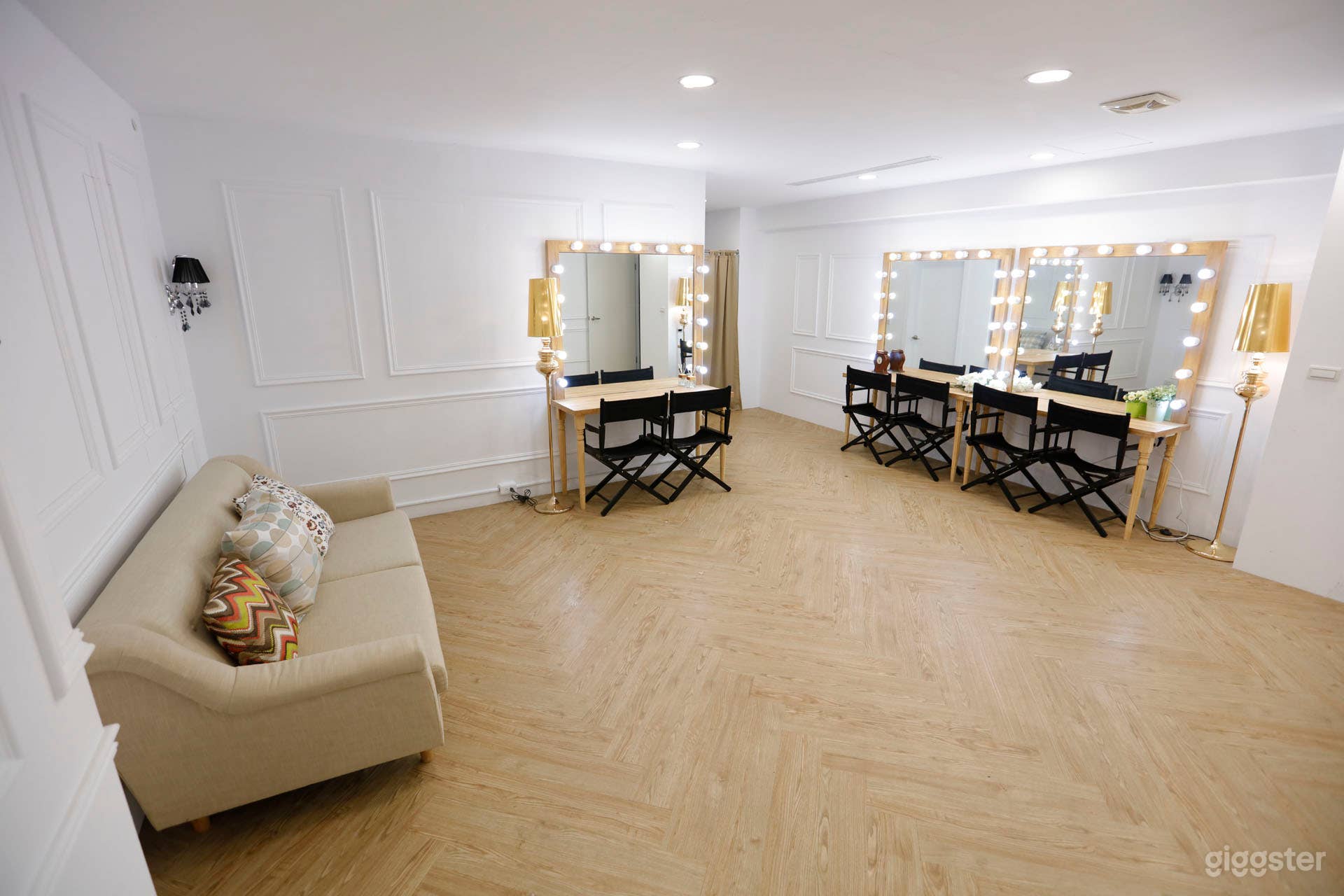 Artist Lounge/VIP Room Photo 1