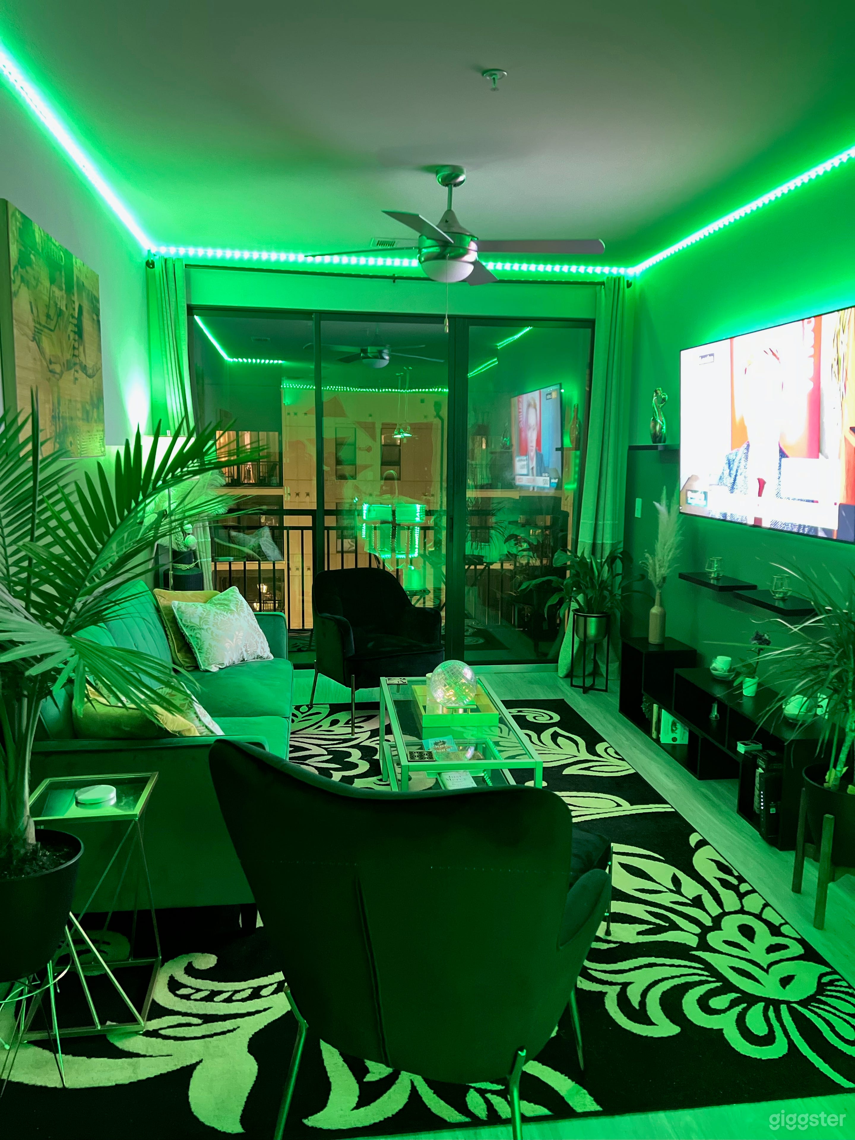 Lux Midtown Apt | photo & video shoot space Photo 3