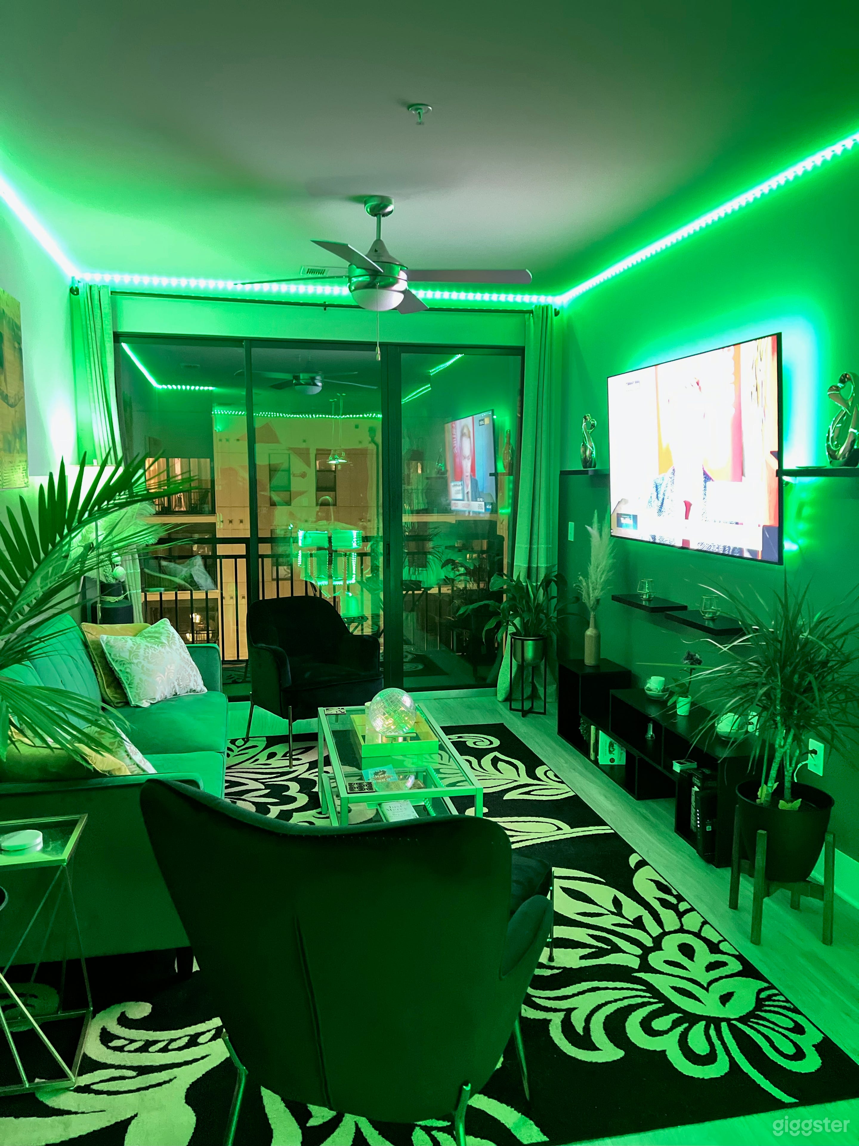 Lux Midtown Apt | photo & video shoot space Photo 1