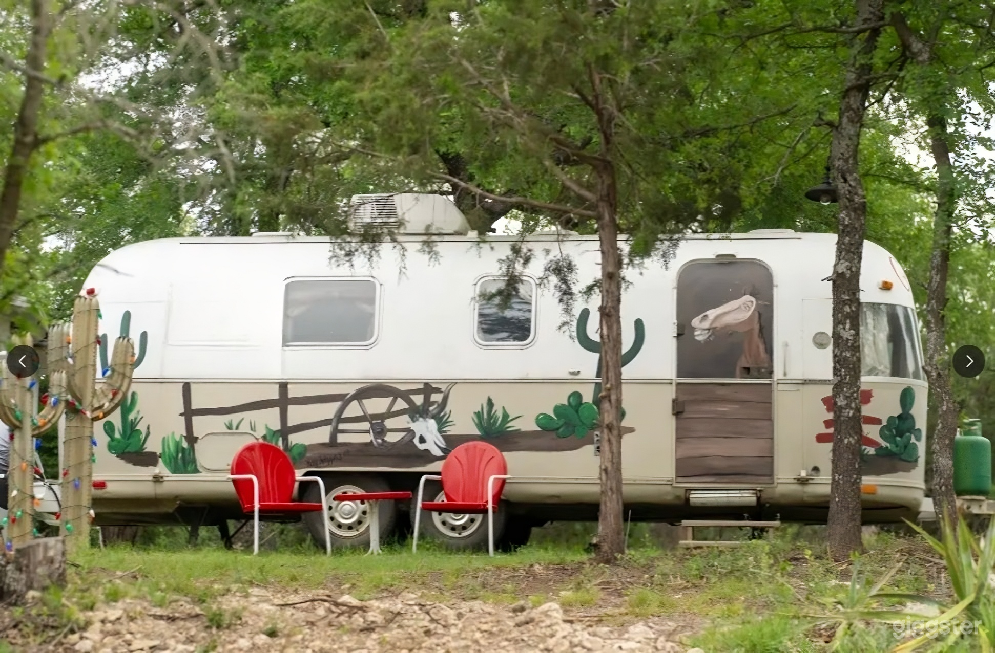 Americana Argosy Airstream with 70s Western Retro Vibes Photo 4