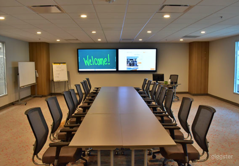  Interactive Seminar Room 