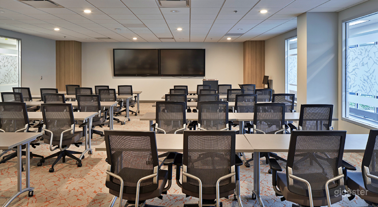  Interactive Seminar Room 