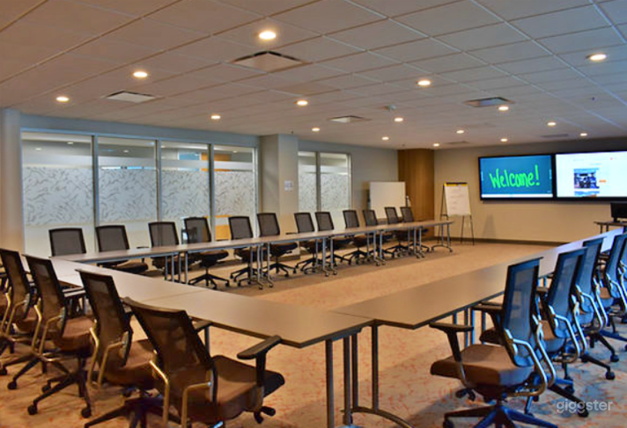Interactive Seminar Room Photo 1