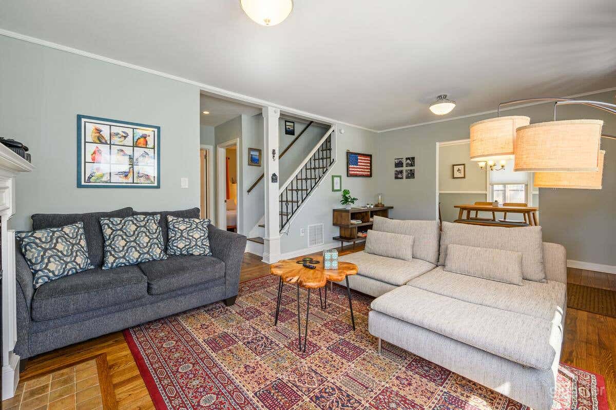 Plan A Trip To Georgia Aquarium In This Comfy 3BR Photo 2