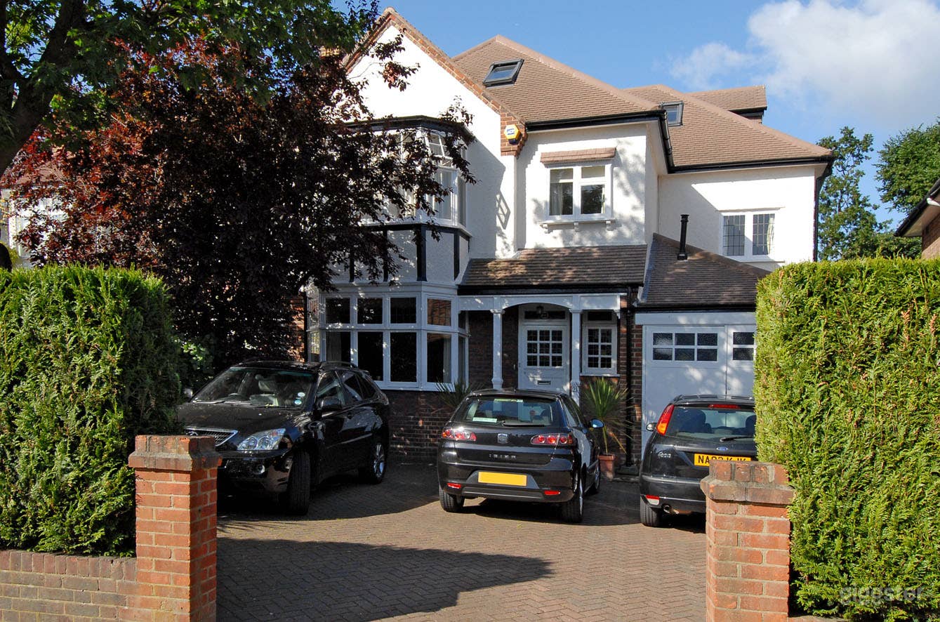 Front of house and driveway