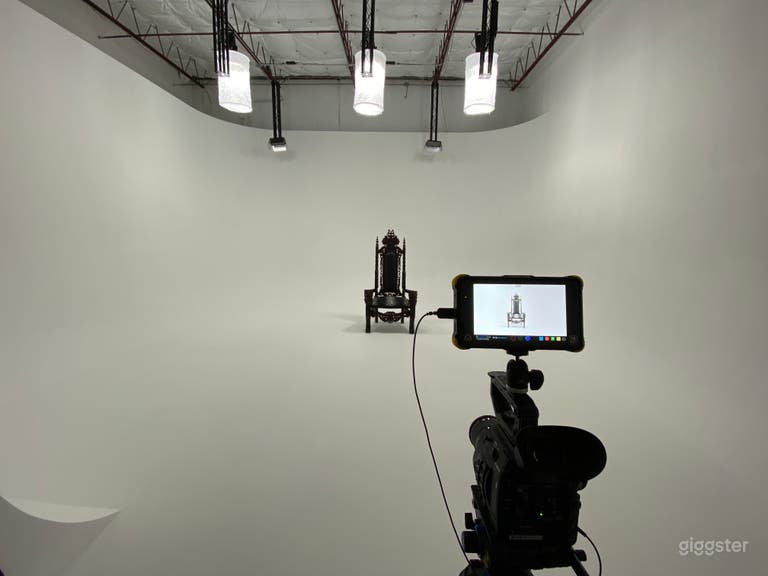  Large, Spacious Video & Photo Studio 
