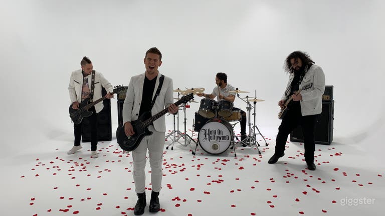  Large, Spacious Video & Photo Studio 