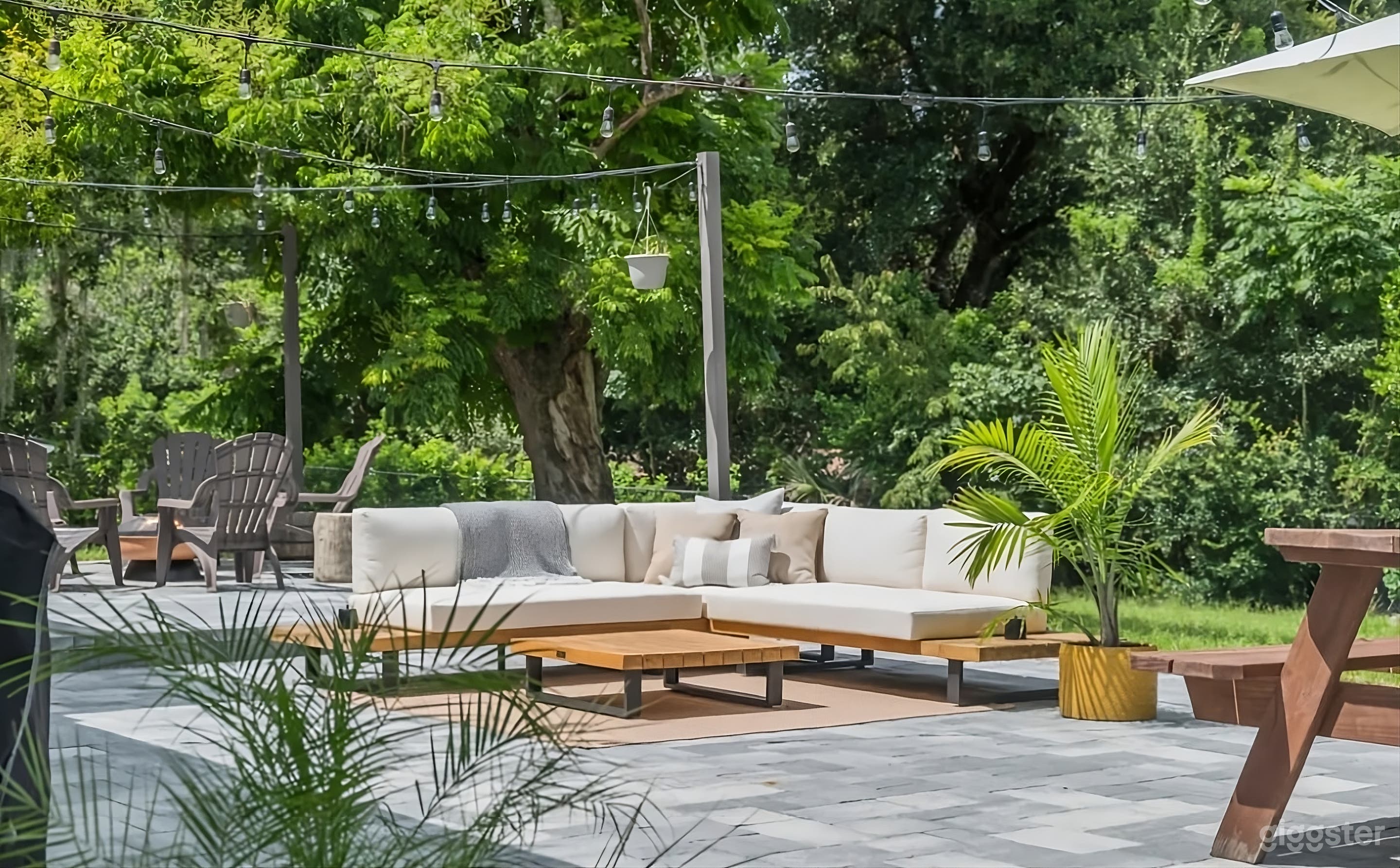 Beautifully Landscaped Backyard Oasis Photo 2