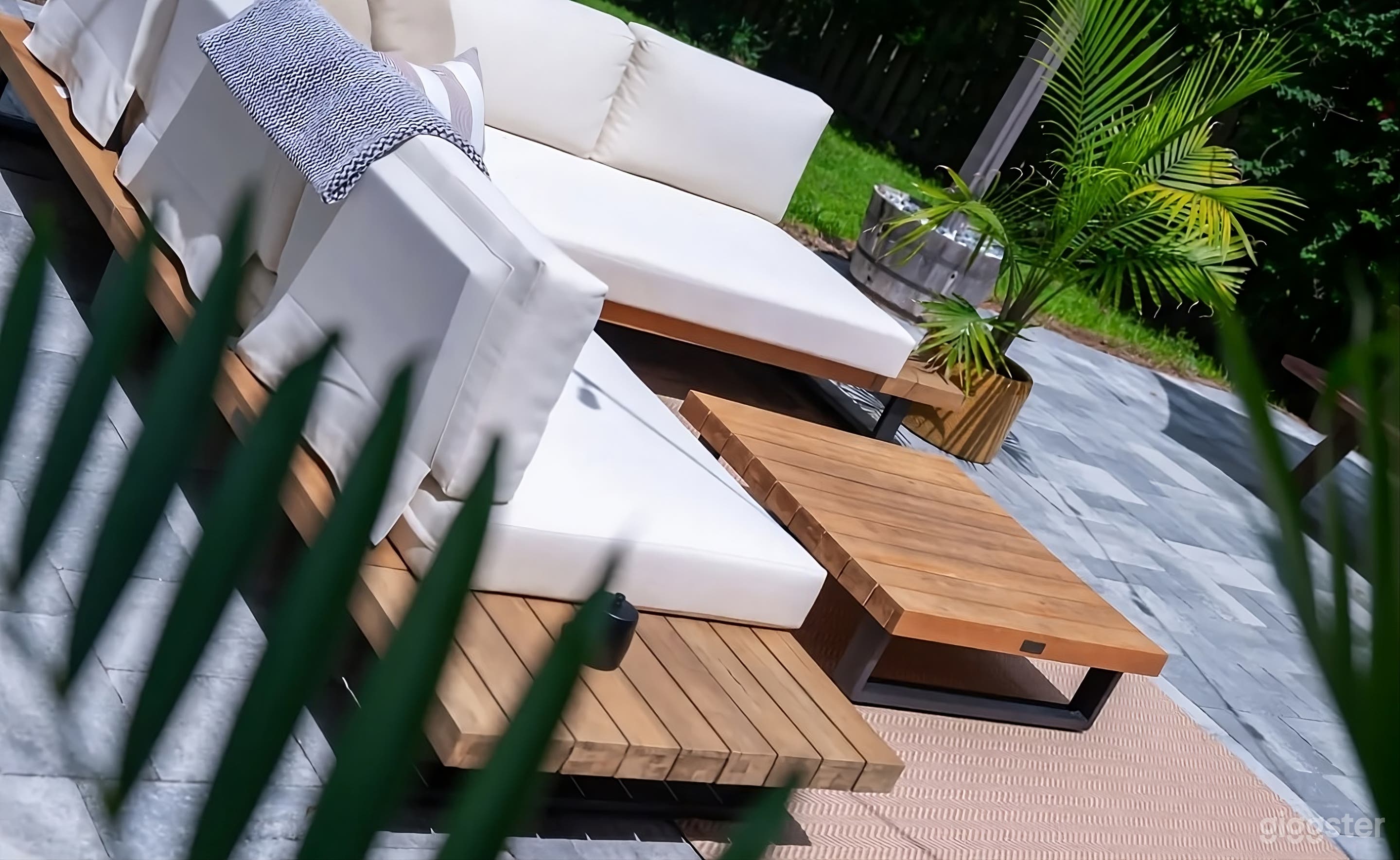 Beautifully Landscaped Backyard Oasis Photo 4