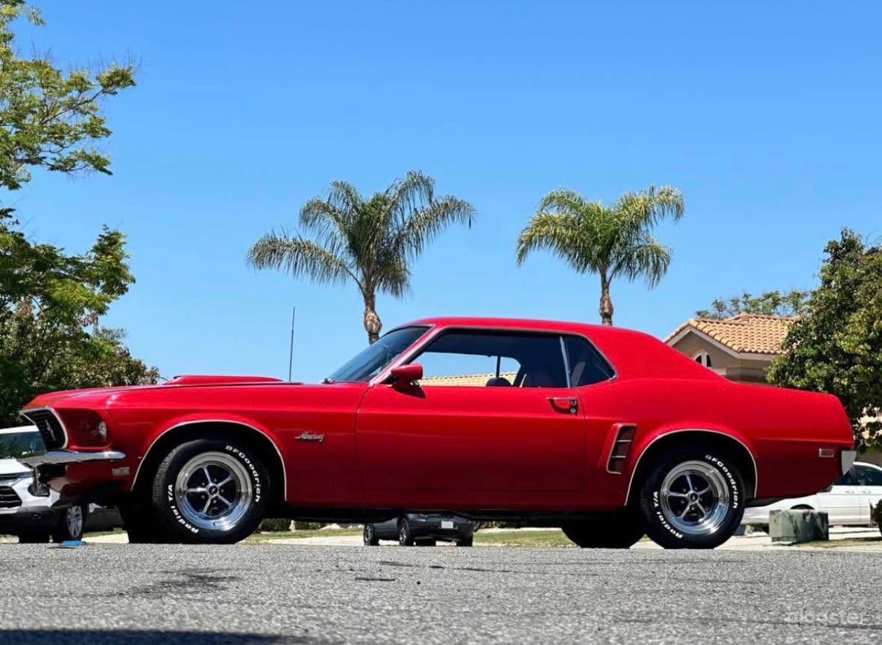 Beautiful 1969 Ford Mustang – Vintage American Icon Photo 2