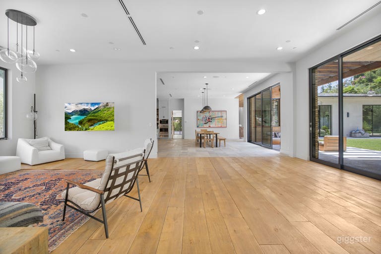  MODERN RESORT VIBES IN A HIDDEN CANYON 