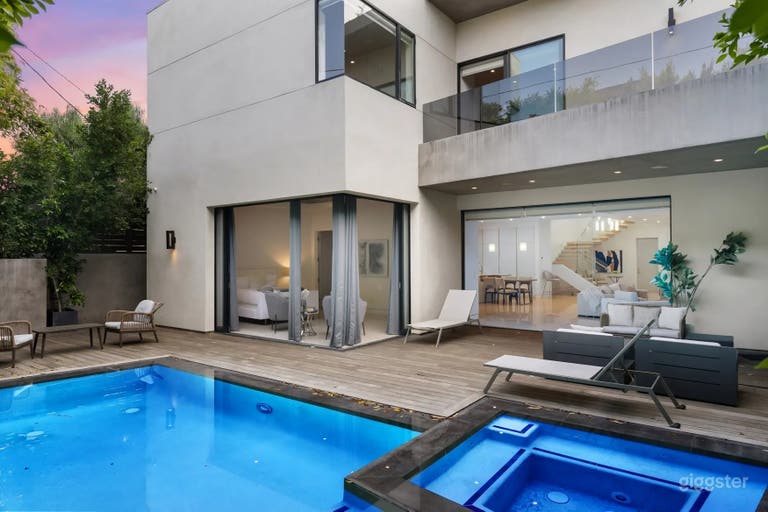  BRIGHT BLANK CANVAS OUTDOOR POOL 