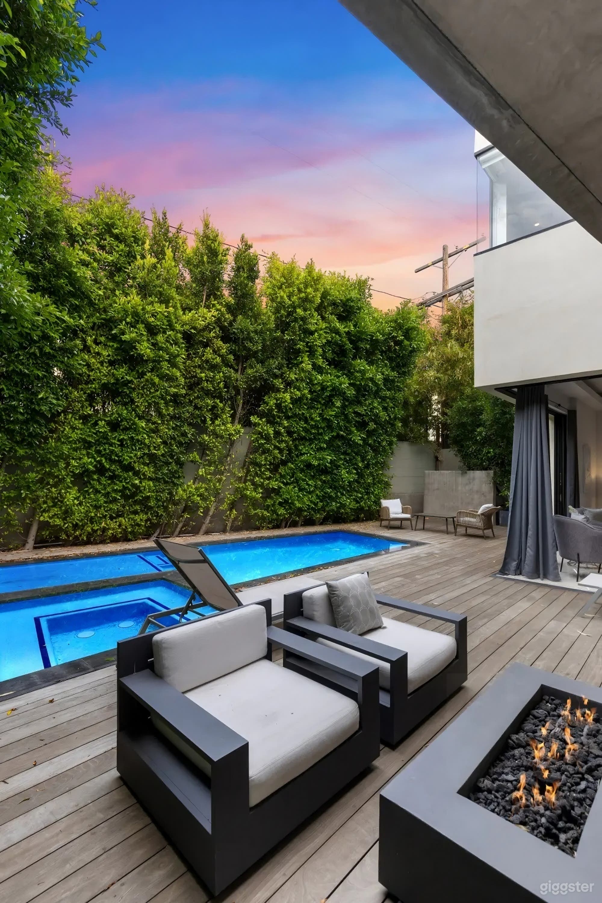 BRIGHT BLANK CANVAS OUTDOOR POOL Photo 3