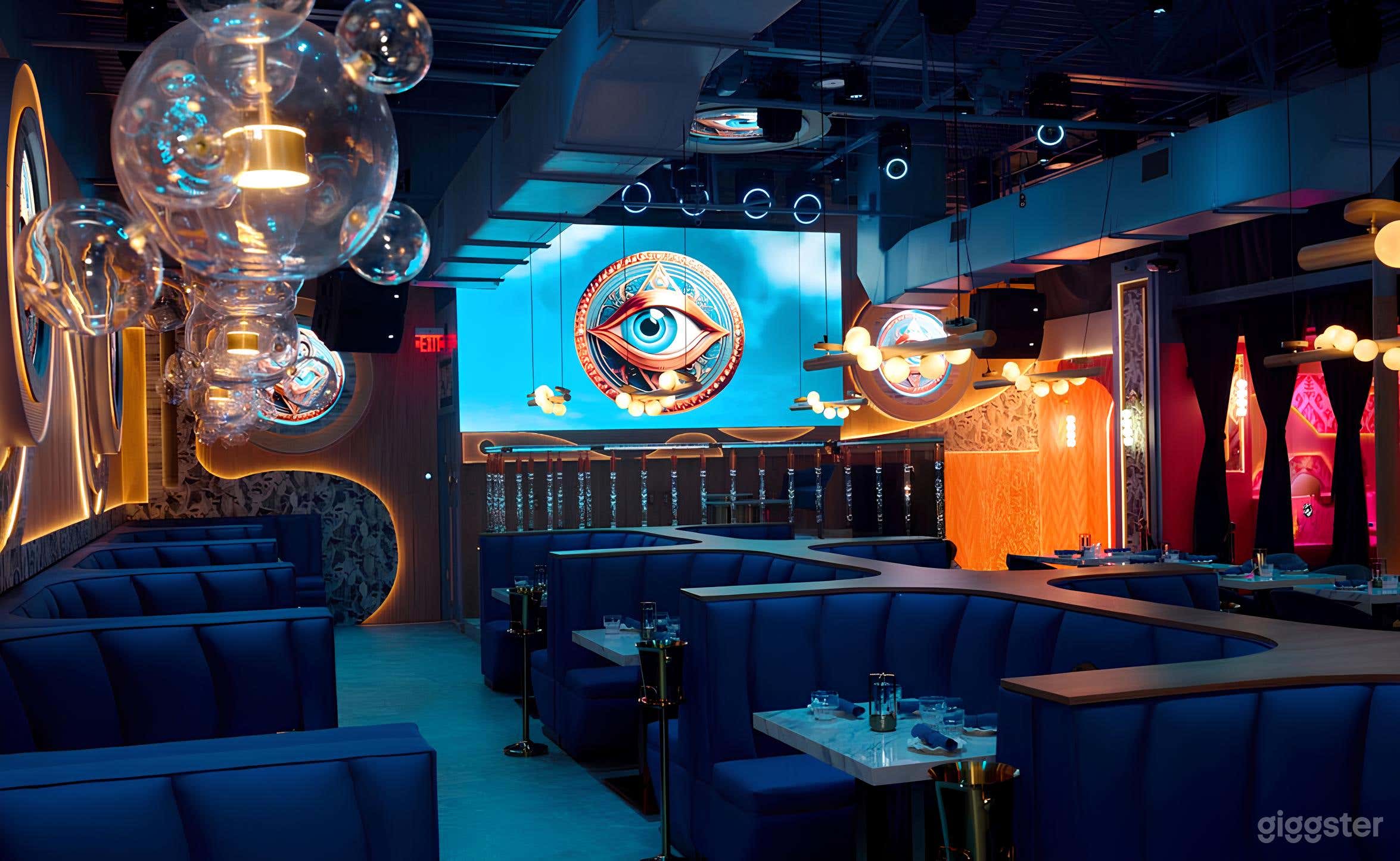 Modern Main Room Photo 3