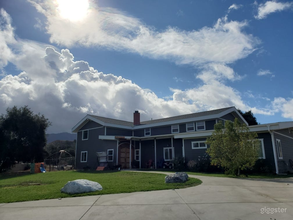 Cute Charmer with Hobby Farm  Photo 1