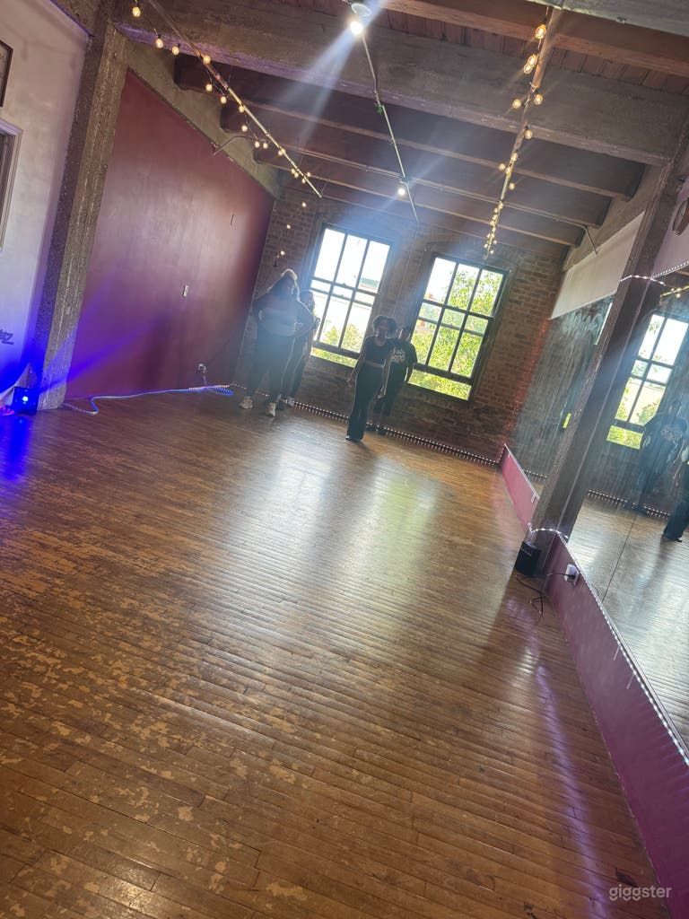  Creative, Beautifully Designed Dance Studio – Vibrant Space 