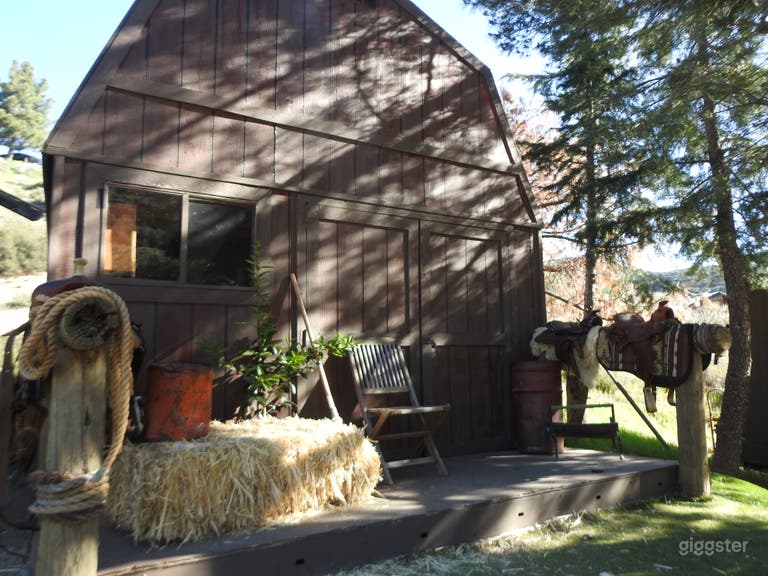  Rustic Little Barn on High Desert Ranch 