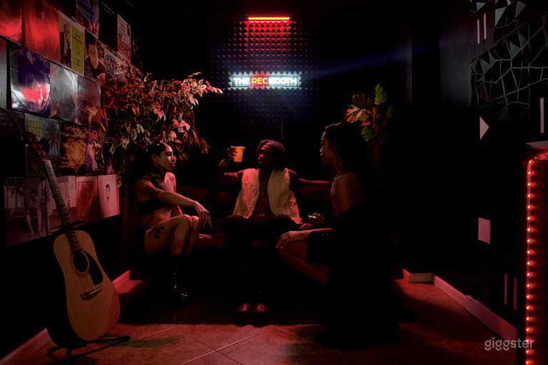  Vocal Recording Studio 