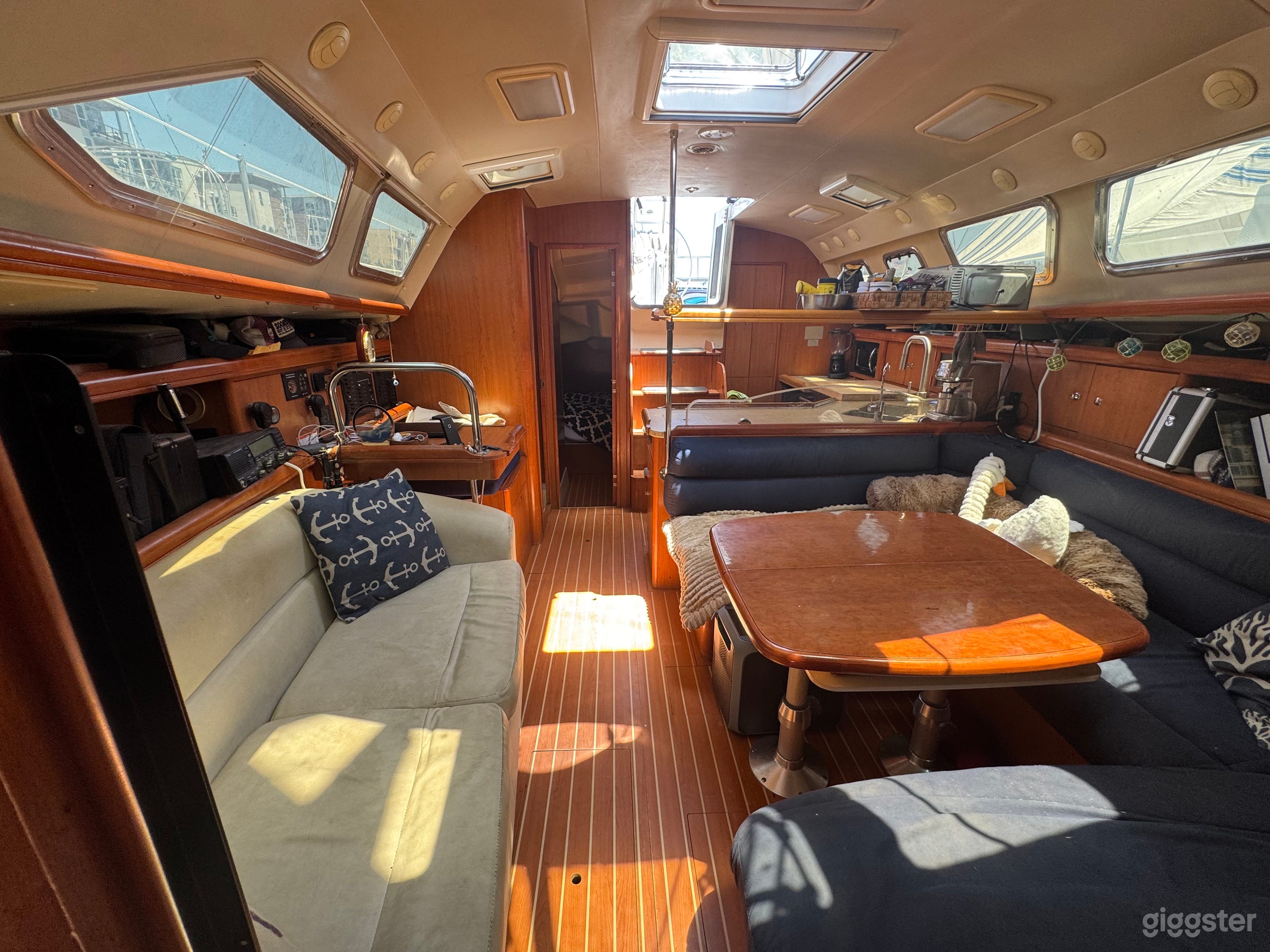 Production-Ready 41' Luxury Sailboat Photo 4