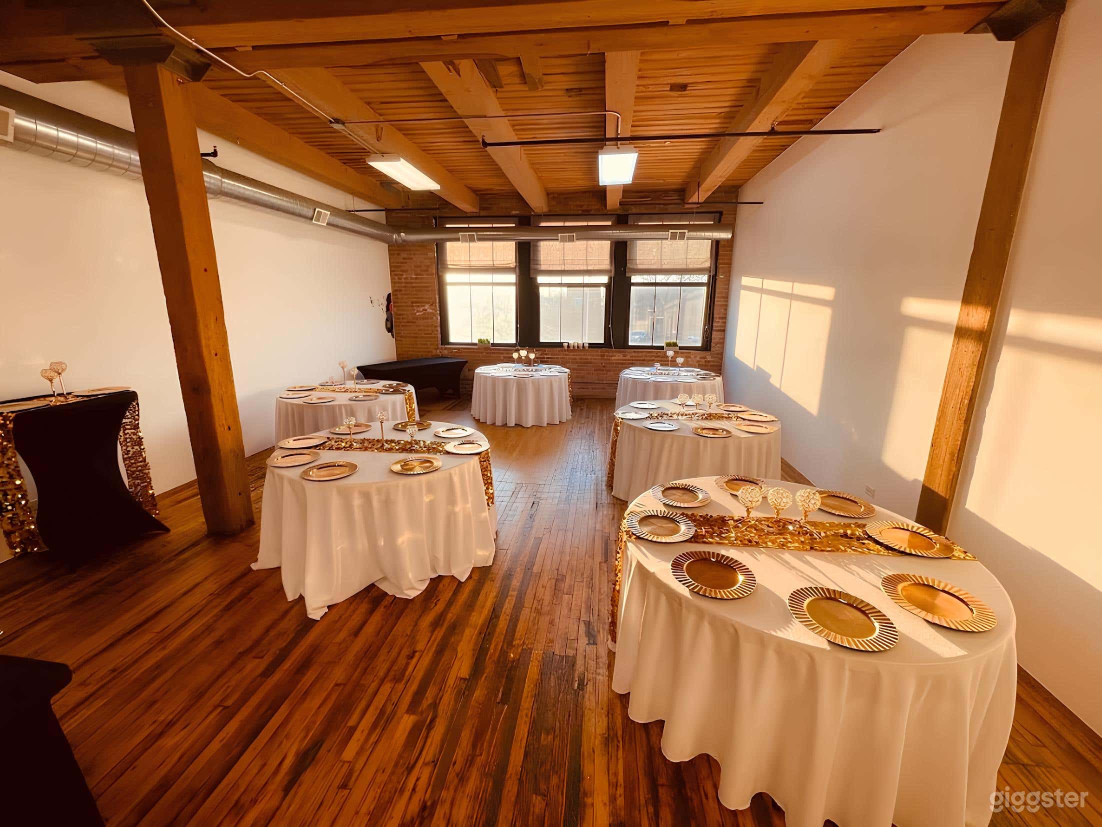 Urban Elegance: Creative & Photography Spot Photo 1