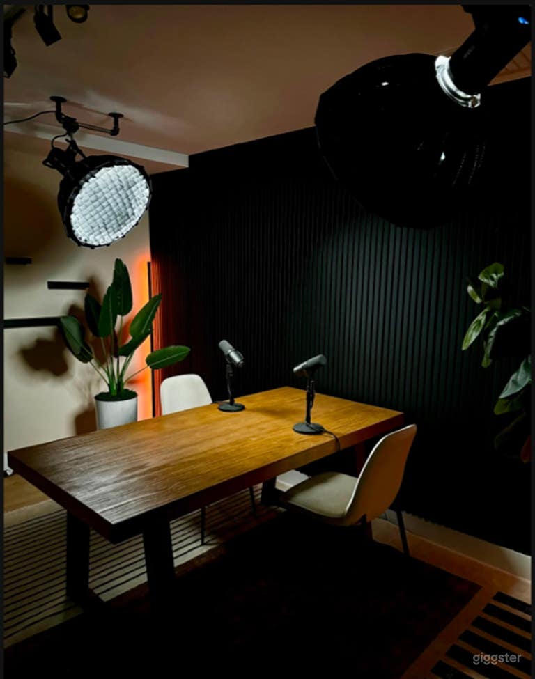  Santa Monica Podcast Studio (set B) 