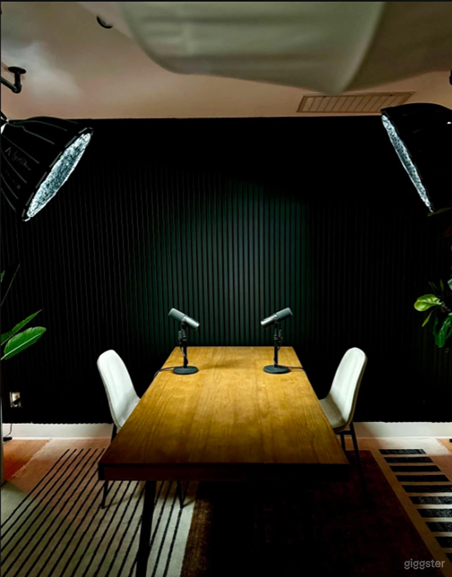 Santa Monica Podcast Studio (set B) Photo 2