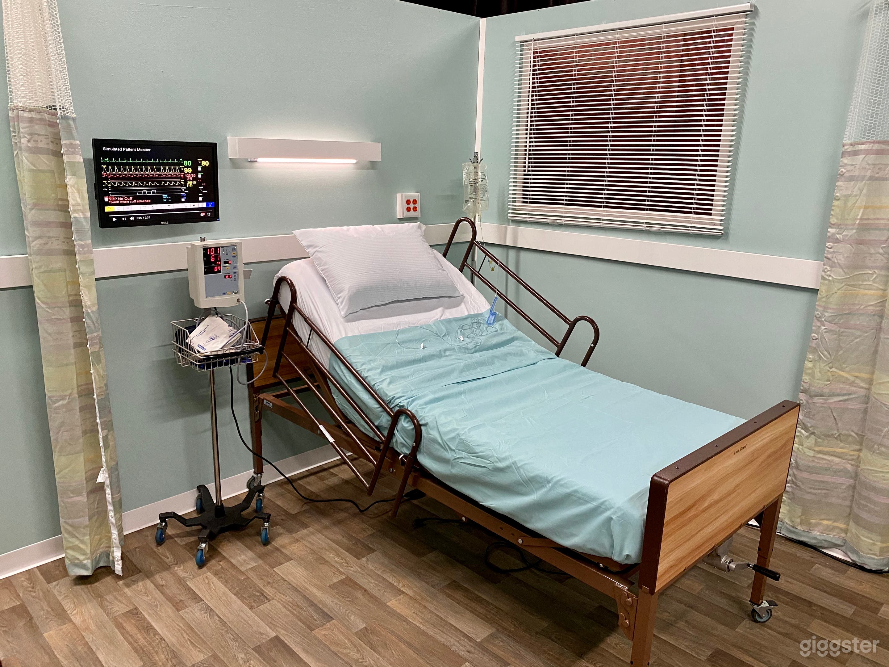 Hospital Room Set in Sound Proof Studio Photo 3