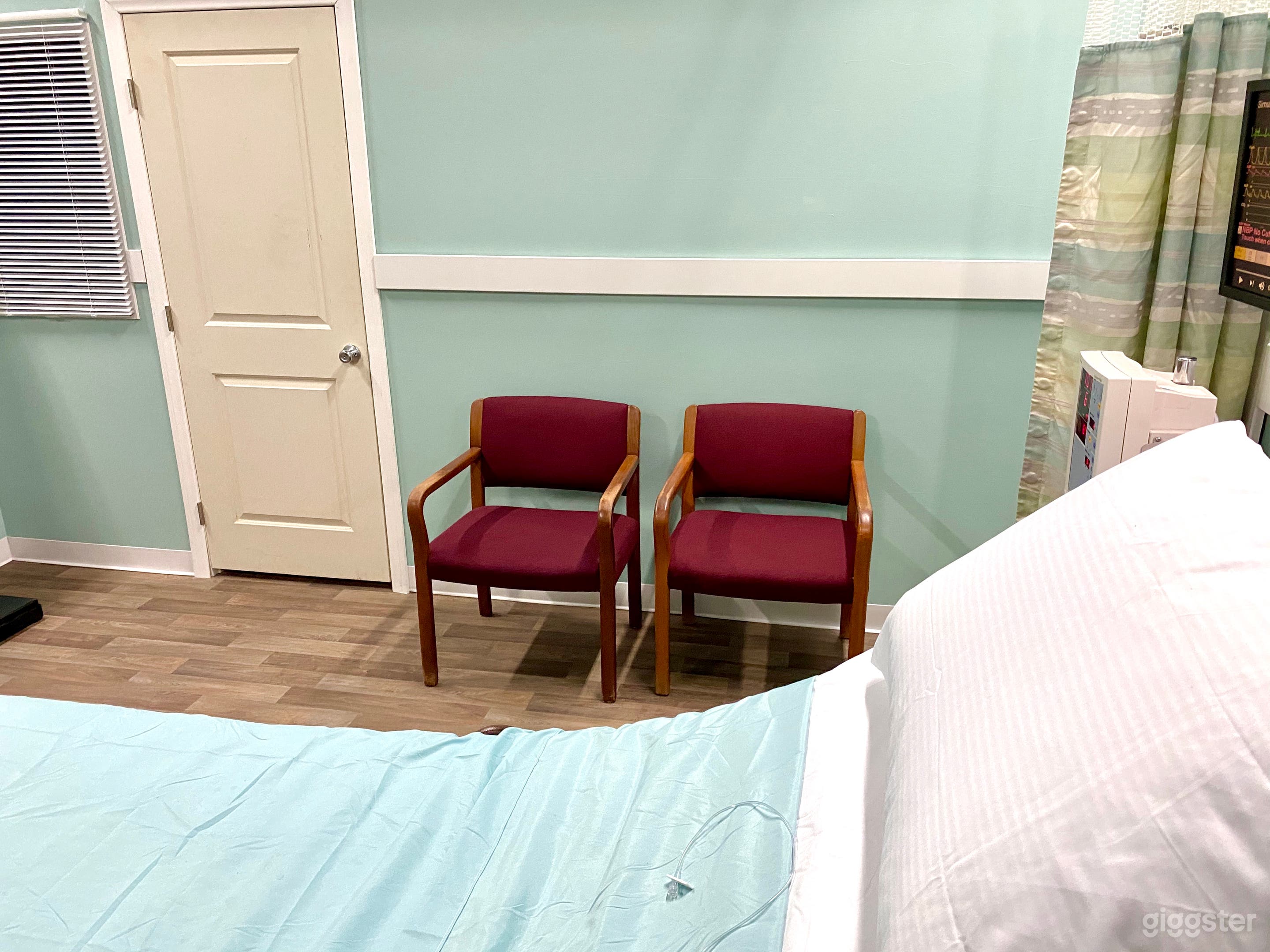 Hospital Room Set in Sound Proof Studio Photo 4