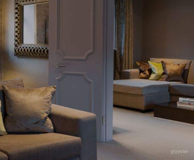 The Classic Suite with a Lovely Historic Feel Photo 2