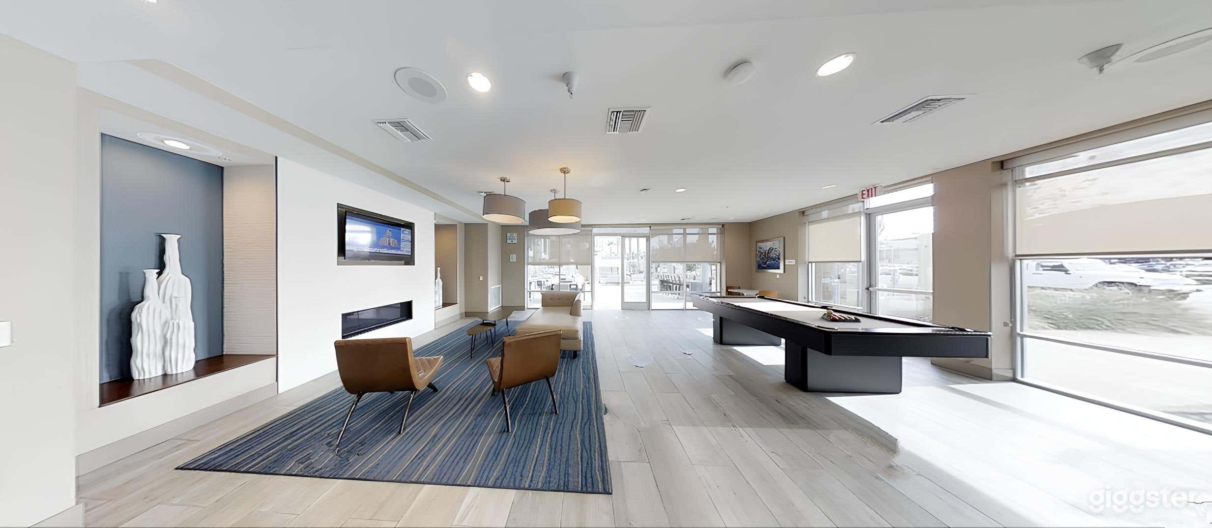 Modern Lounge with Kitchen Photo 3