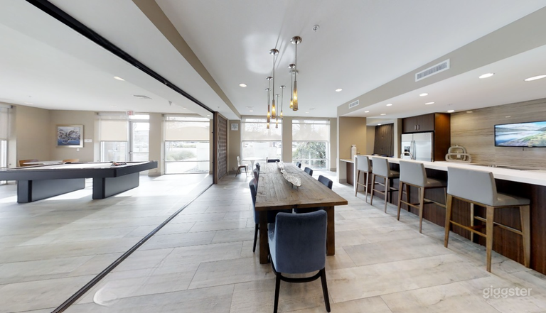  Modern Lounge with Kitchen 