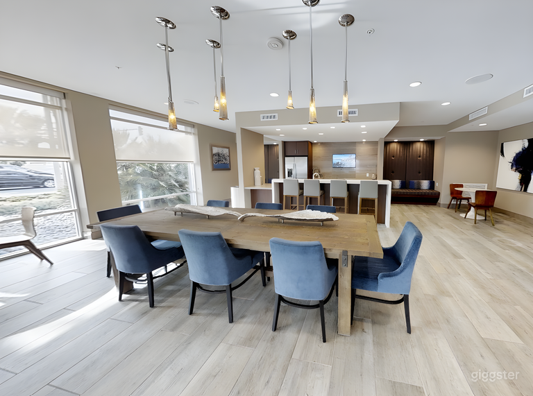  Modern Lounge with Kitchen 