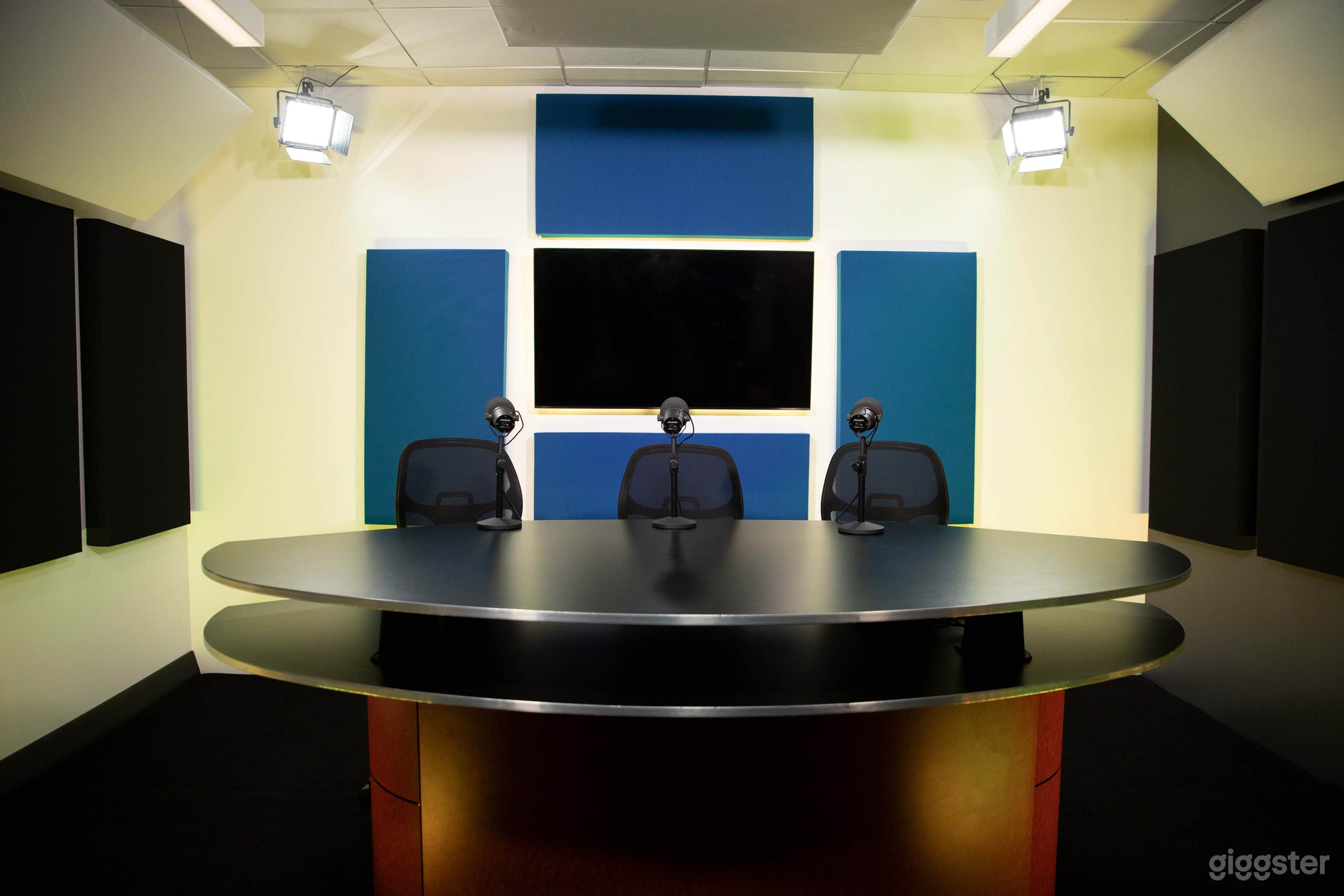 News Themed Pre-Lit Studio Photo 2