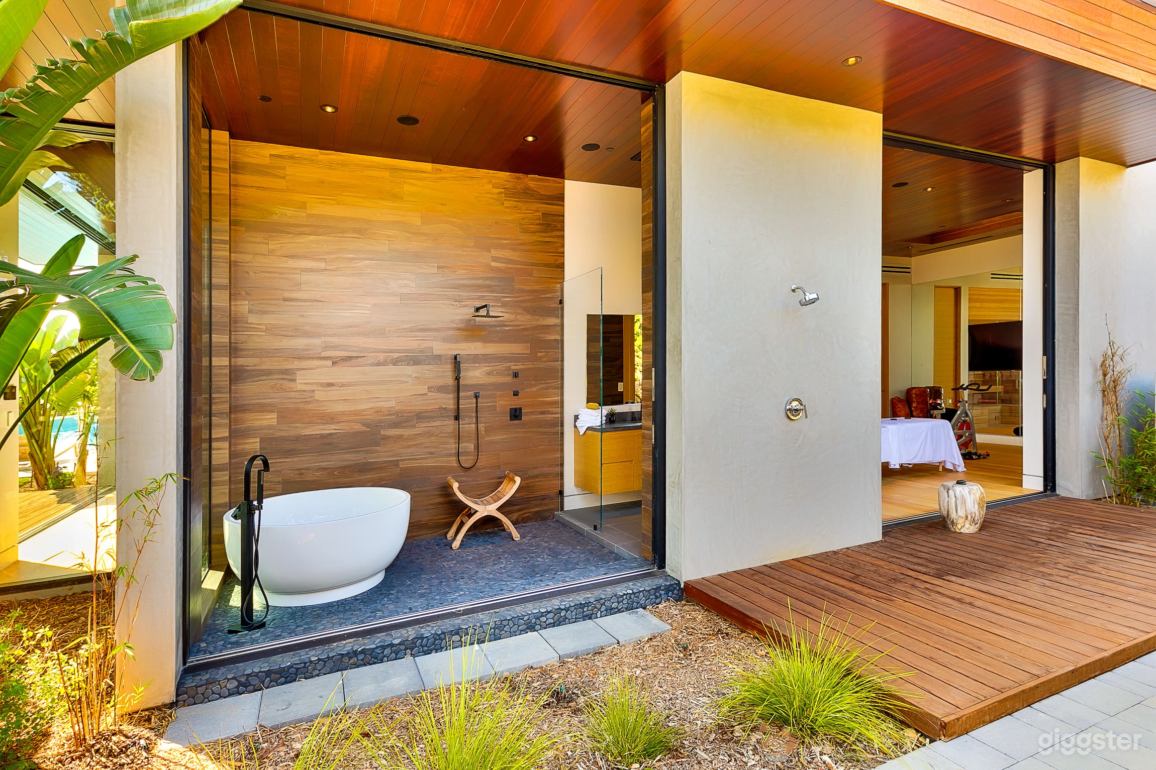 Malibu Beach Oasis Photo 4